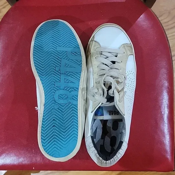 P448. SNEAKERS