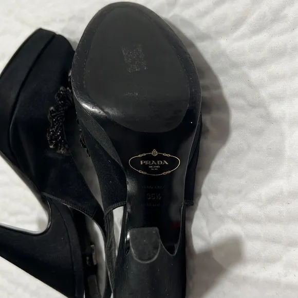 Prada shoes size 35 1/2 peel toe