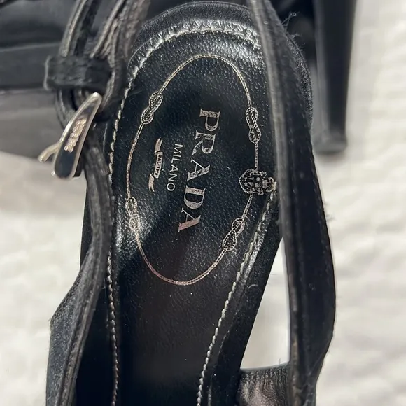 Prada shoes size 35 1/2 peel toe