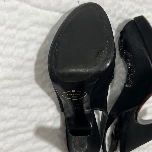Prada shoes size 35 1/2 peel toe
