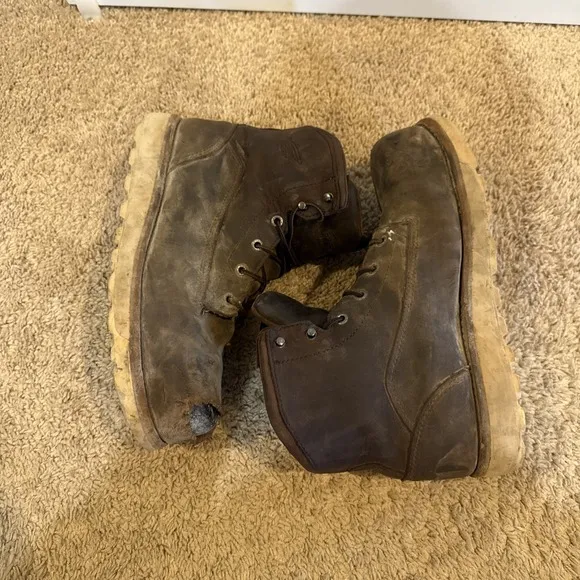RED WING 2443 Size 9EE Safety Toe Waterproof Men's Work Boots