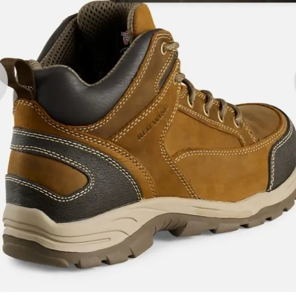 Red wins ,sizes 12 ,color Brown