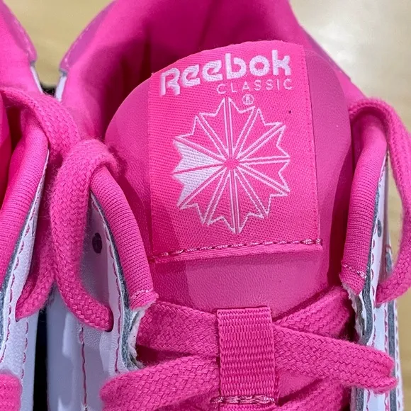 REEBOK CL LTHR Junior Running Shoes Sz. 5 Junior white/pink Brand New In Box.