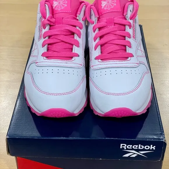 REEBOK CL LTHR Junior Running Shoes Sz. 5 Junior white/pink Brand New In Box.