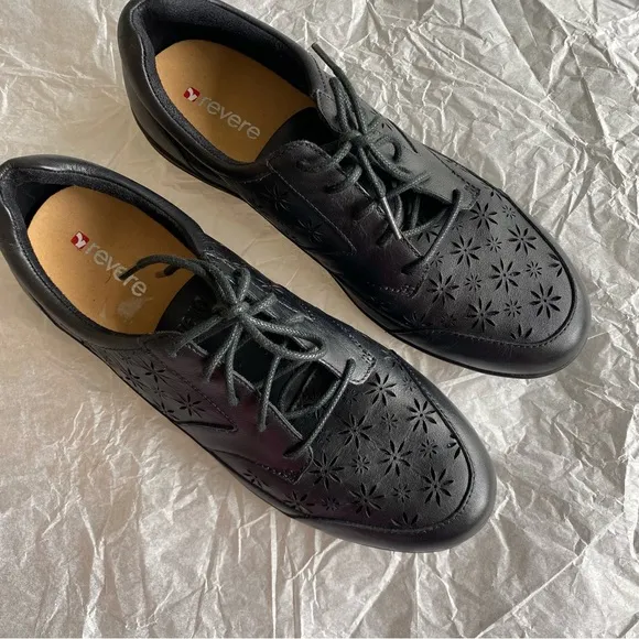 Revere Women's Orlando Walker Orthopedic Shoes Black Leather Cut-Outs Size 9.5