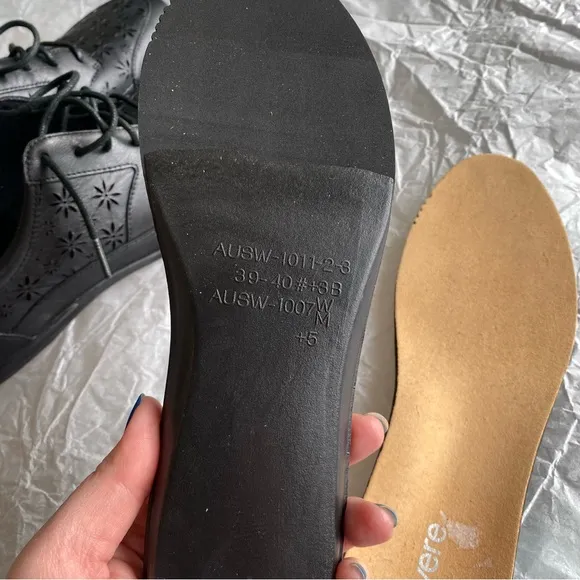Revere Women's Orlando Walker Orthopedic Shoes Black Leather Cut-Outs Size 9.5