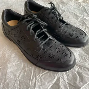 Revere Women's Orlando Walker Orthopedic Shoes Black Leather Cut-Outs Size 9.5