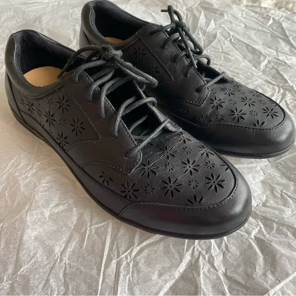 Revere Women's Orlando Walker Orthopedic Shoes Black Leather Cut-Outs Size 9.5