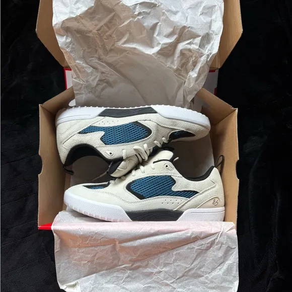 És skate shoes 10.5 men’s white/blue/black