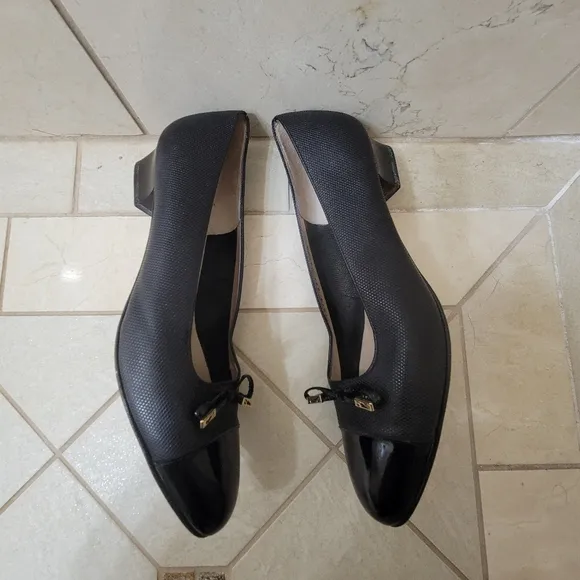Salvatore Ferragamo Boutique  Black Patent  Leather Toe Bow Block Heels.