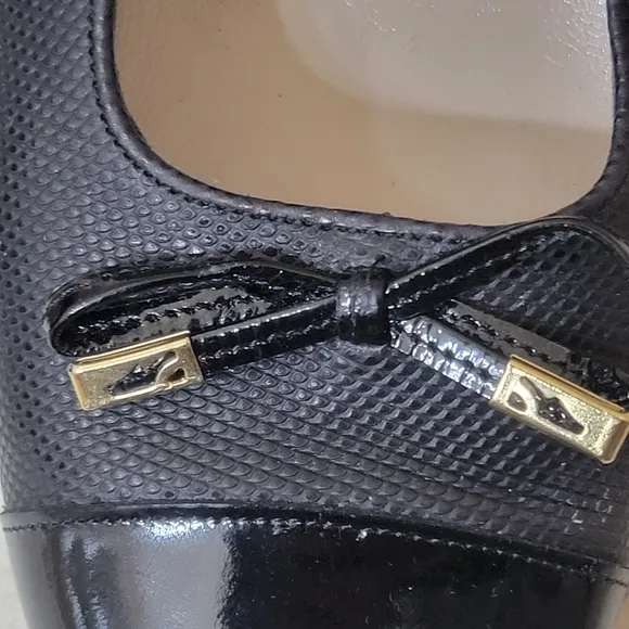 Salvatore Ferragamo Boutique  Black Patent  Leather Toe Bow Block Heels.