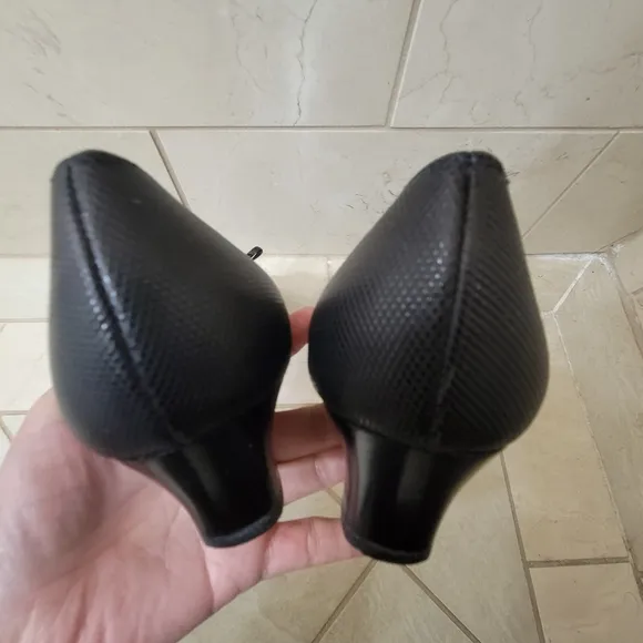 Salvatore Ferragamo Boutique  Black Patent  Leather Toe Bow Block Heels.