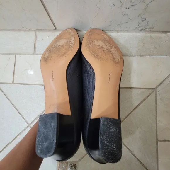 Salvatore Ferragamo Boutique  Black Patent  Leather Toe Bow Block Heels.