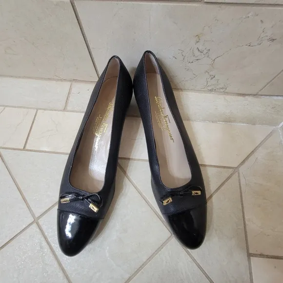 Salvatore Ferragamo Boutique  Black Patent  Leather Toe Bow Block Heels.