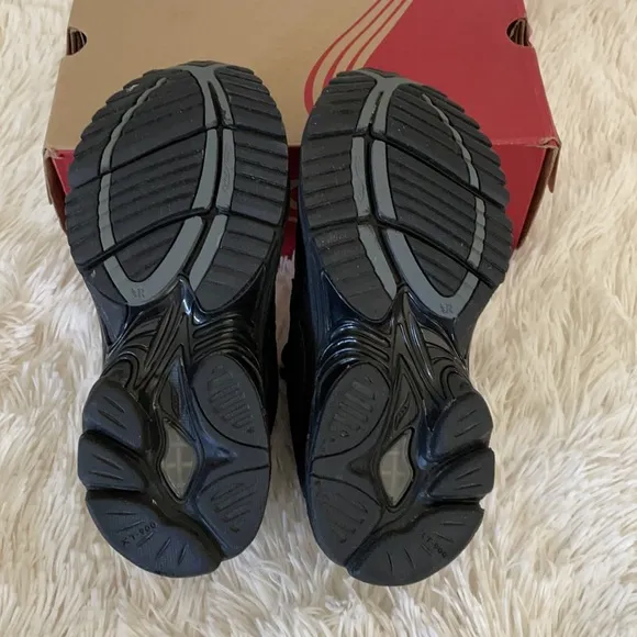 Saucony Leather Walking Shoes