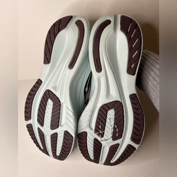 Saucony Ride 15 Runshield Running Shoes