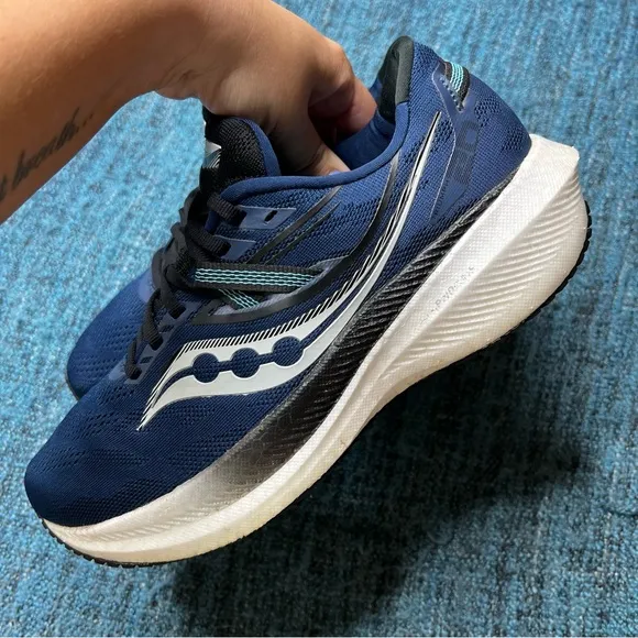 Saucony Triumph 20 Running Shoes in Twilight Blue Black