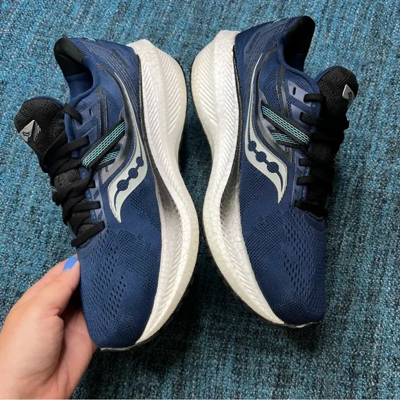 Saucony Triumph 20 Running Shoes in Twilight Blue Black