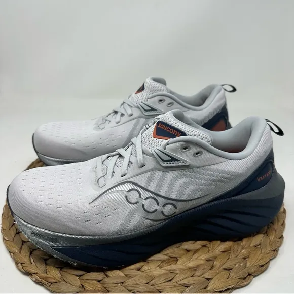 Saucony Triumph 22 Men's Running Shoes Cloud Navy Size 9 Men's