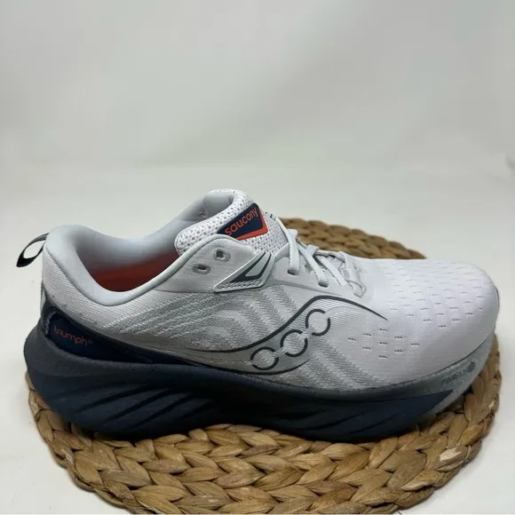Saucony Triumph 22 Men's Running Shoes Cloud Navy Size 9.5 WIDE Men's