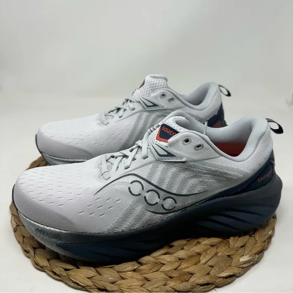 Saucony Triumph 22 Men's Running Shoes Cloud Navy Size 9.5 WIDE Men's