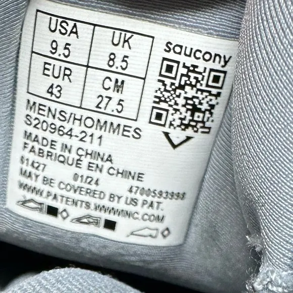 SAUCONY Triumph 22 Running Shoes Flint Gray Black Size 9.5 Men's
