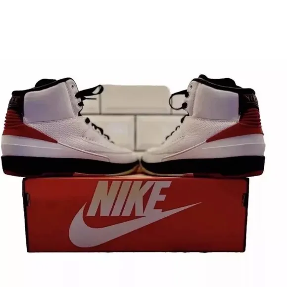 Size 6 - Jordan 1 Retro Red White OG immaculate condition