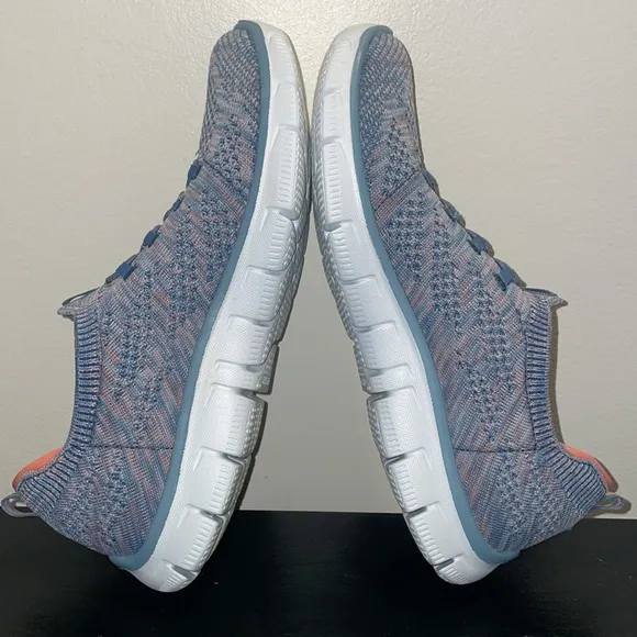 Skechers Womens Empire Sharp Thinking Sneakers/Shoes.  Size 9