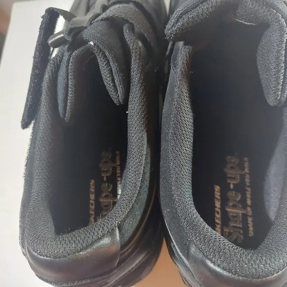Sketchers Black Shoes Shape Ups Leather Size 11 Hydro Walking Z-Strap Toning