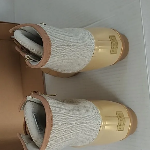Sperry Saltwater Metallic Gold Duck Toe Boot Shoes 9M