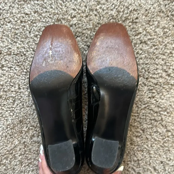 Stuart Weitzman Black Patent Leather Croc Print Heels size 39