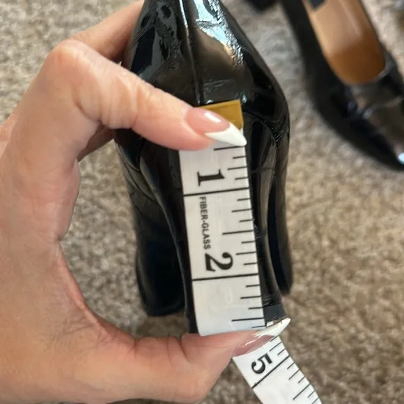 Stuart Weitzman Black Patent Leather Croc Print Heels size 39