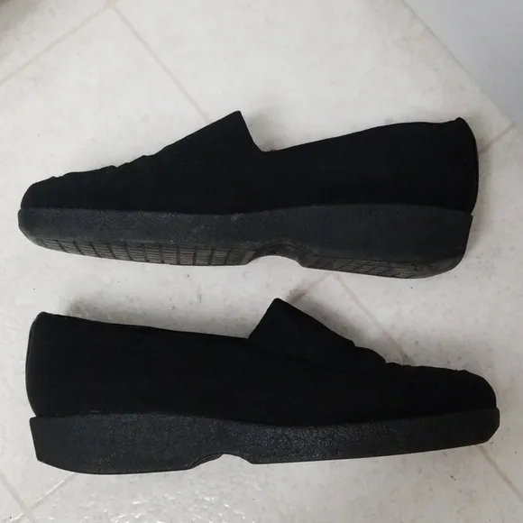 STUART WEITZMAN comfy walking shoes square toes