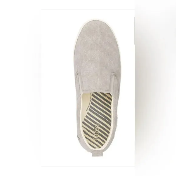 Taos Dandy Gray Canvas Slip On Shoe Size 8 women’s