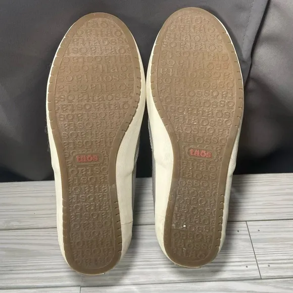 Taos Dandy Gray Canvas Slip On Shoe Size 8 women’s