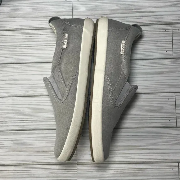 Taos Dandy Gray Canvas Slip On Shoe Size 8 women’s