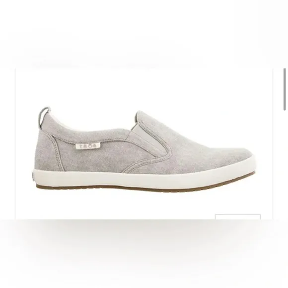 Taos Dandy Gray Canvas Slip On Shoe Size 8 women’s