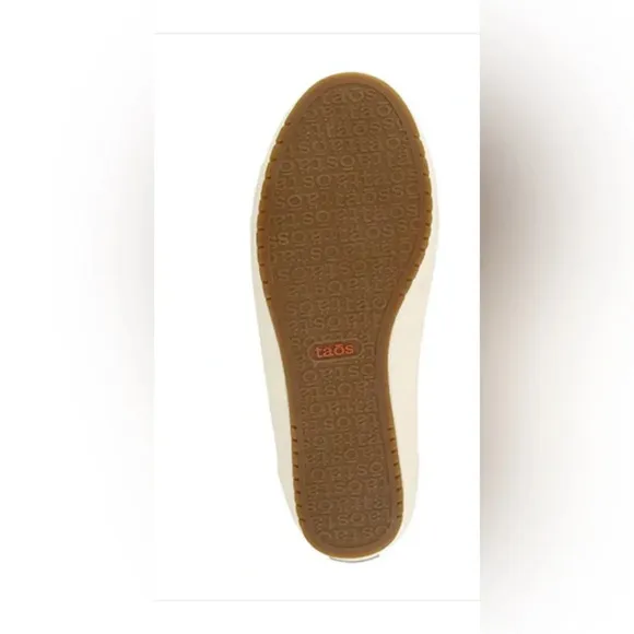 Taos Dandy Gray Canvas Slip On Shoe Size 8 women’s
