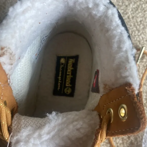 Timberland Champion 6 Inch Steel Toed Shoes in Boys 13.5 in Like- New Condition
