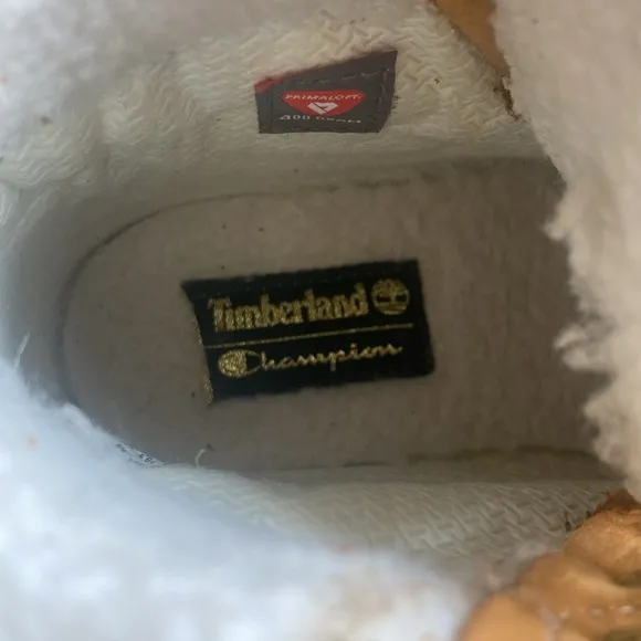Timberland Champion 6 Inch Steel Toed Shoes in Boys 13.5 in Like- New Condition