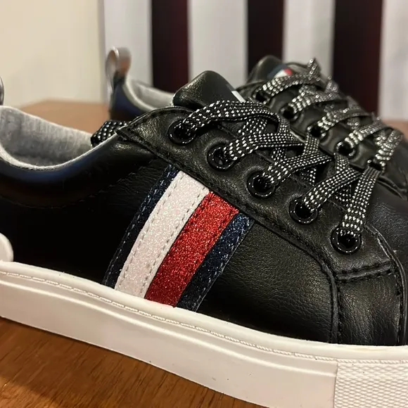 Tommy Hilfiger Rae Sparkle Basic Shoes Sneakers new Youth Boys or Girls Size 3