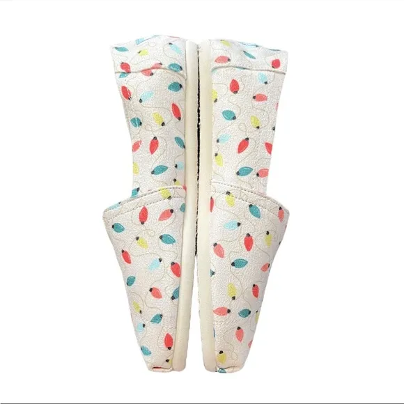 TOMS Christmas Lights Printed Canvas Multicolor  Slip-On Shoes size 6.5