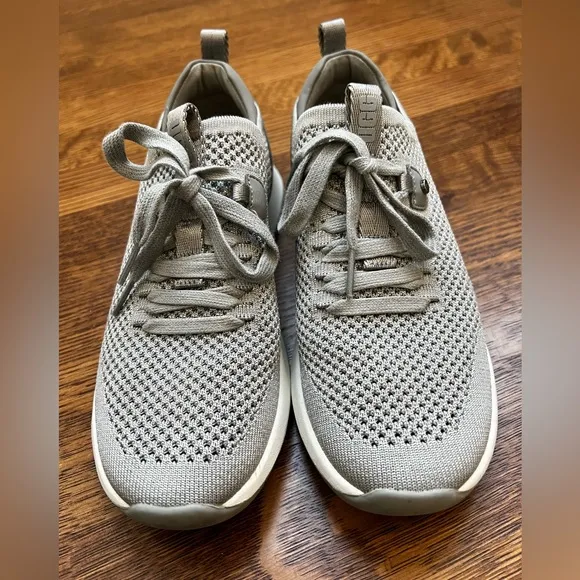 UGG Tay Sneakers Gray Running Shoes Athletic Activewear Tennis Shoes 8