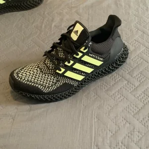 Ultra 4D Running Shoes