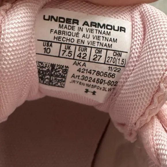 Under Armour Women's Charged Assert Running Shoe. In like new condition!