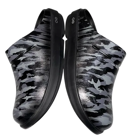 Unisex Oofos Oocloog Limited Edition Black &amp; Gray Camouflage Clogs Men 10 W 12