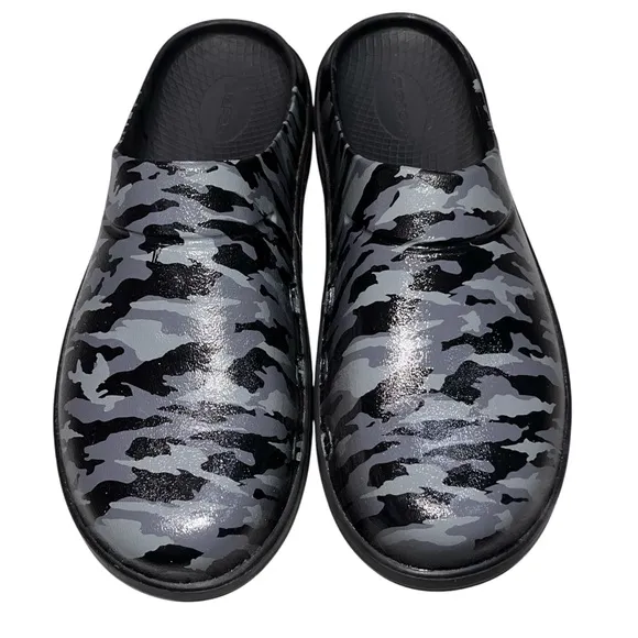 Unisex Oofos Oocloog Limited Edition Black &amp; Gray Camouflage Clogs Men 10 W 12