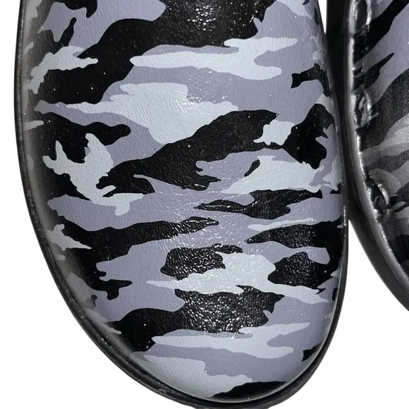 Unisex Oofos Oocloog Limited Edition Black &amp; Gray Camouflage Clogs Men 10 W 12
