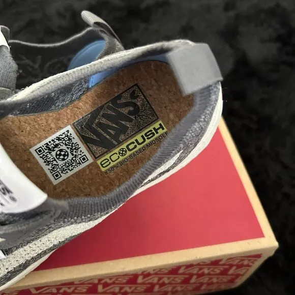 VANS Ultrarange gray lace up shoes sneakers women’s 9 new