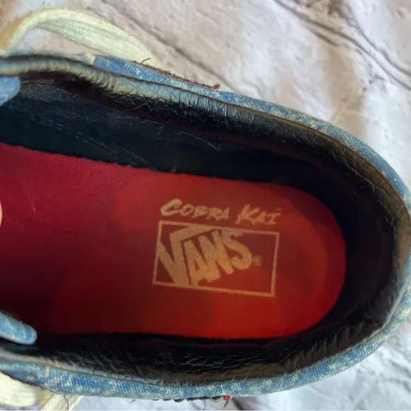 VANS Women's Cobra Kai x Old Skool Eagle Fang Karate Sneakers Men 8.5 Womens 10